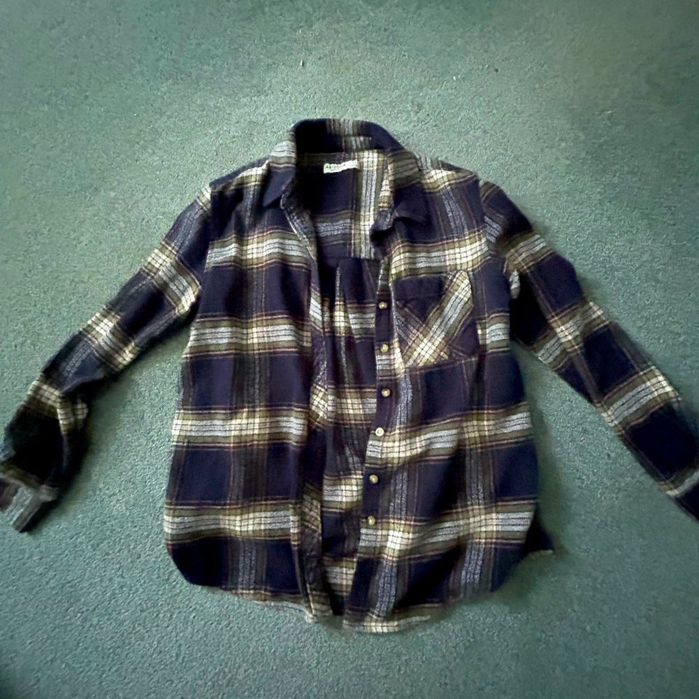 Arizona jeans and co woman’s flannel size xs
